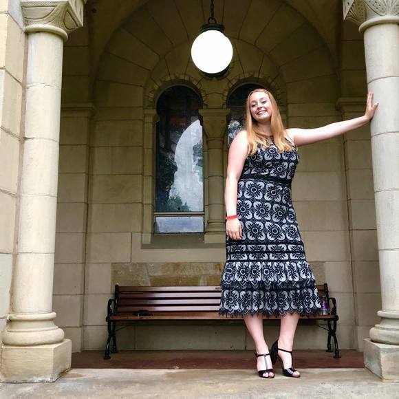 Meet your Posher, Megan - Picture 1 of 1